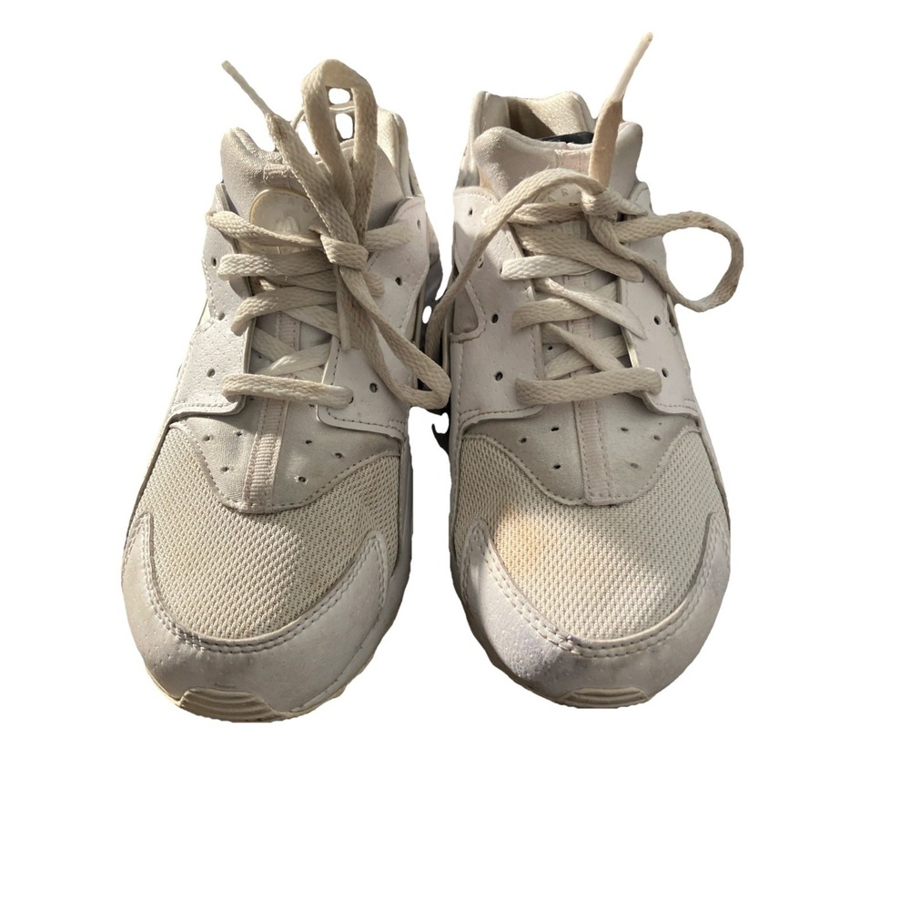 Nike Huraches YOUTH SIZE 3 White And Cream Color.